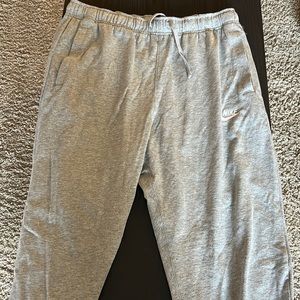 Nike grey standard fit, taper leg sweat pants. Size Large-Tall